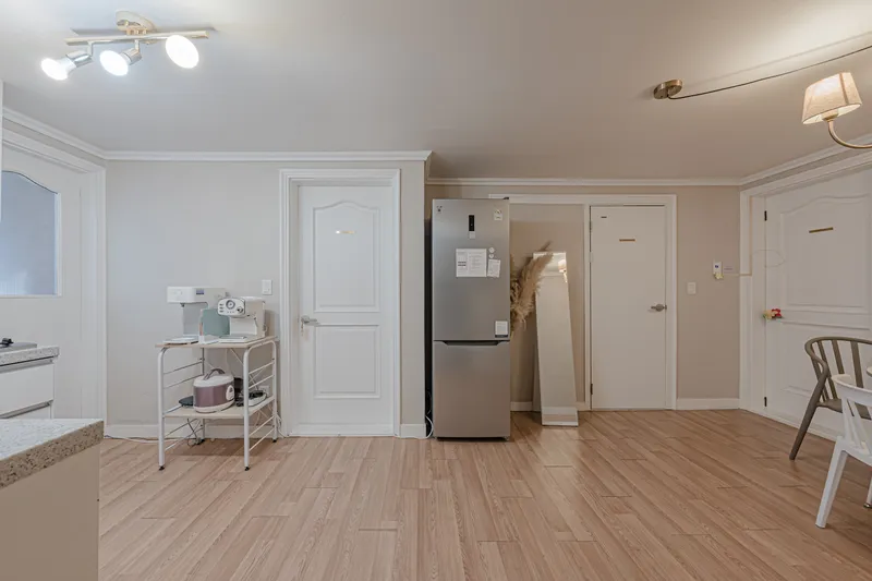 house image 0
