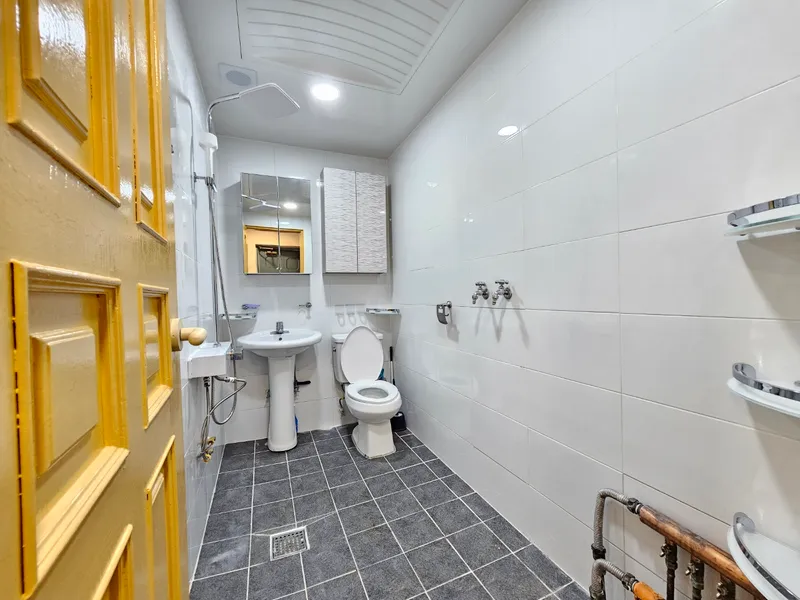 house image 6
