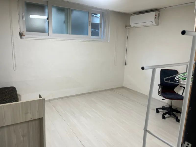 house image 0
