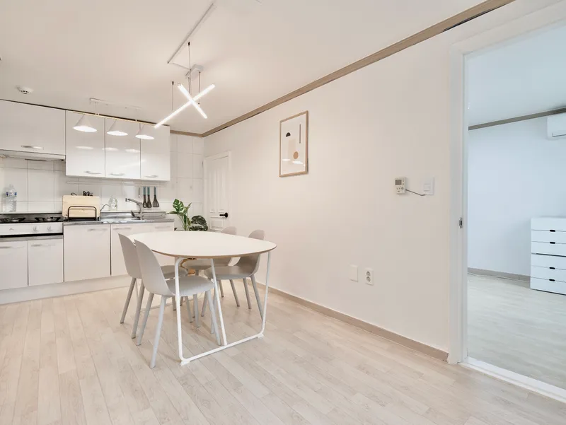 house image 0