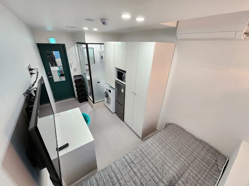 Low-Rise Apartment in Jungnang, Seoul — 11m², sleeps 1, 1 bath