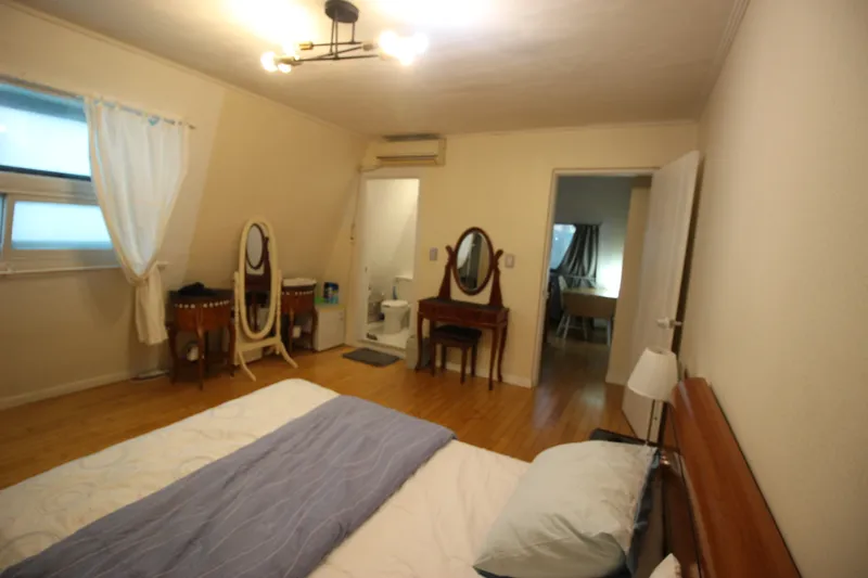 house image 1